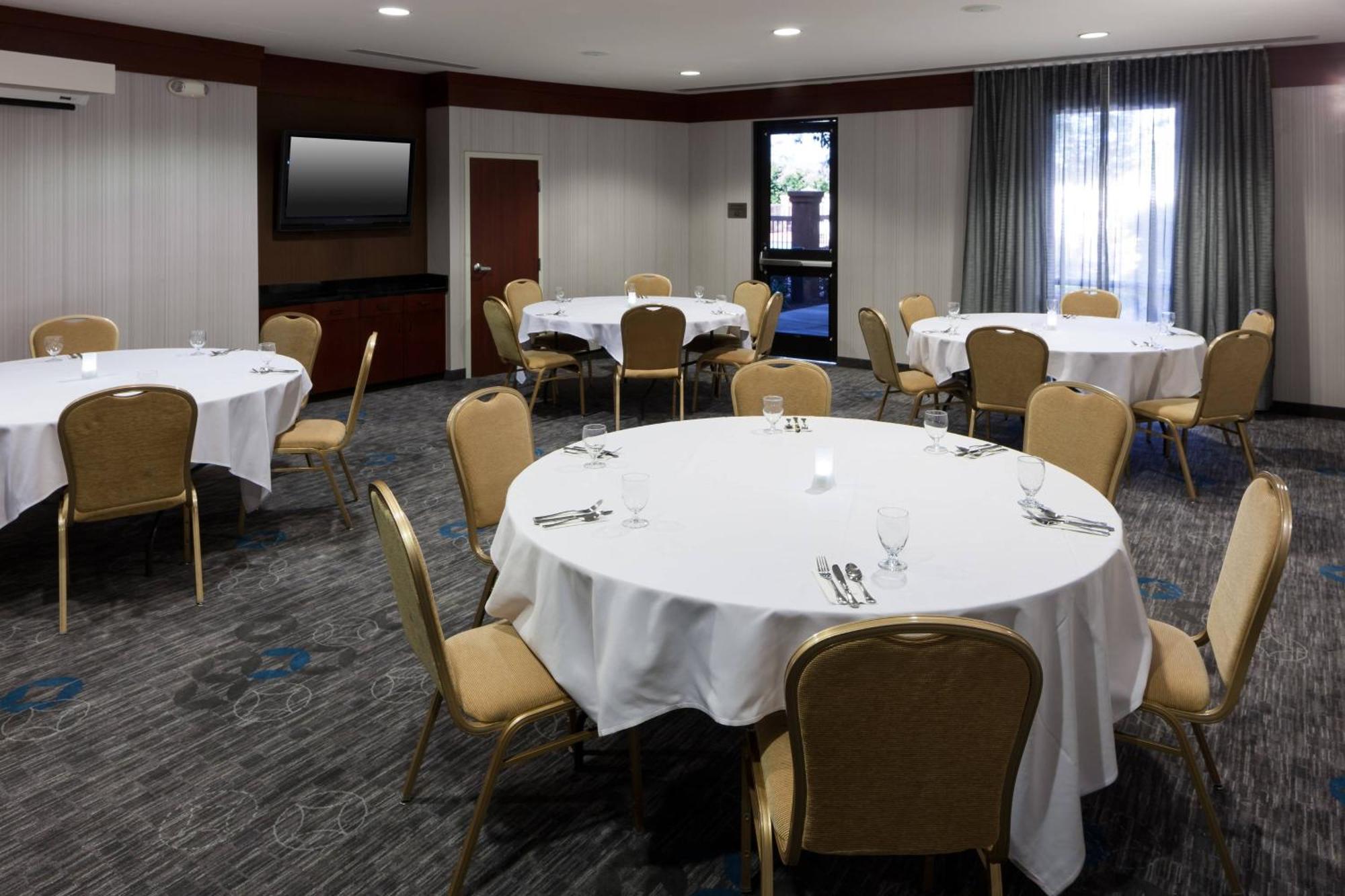 Courtyard By Marriott Santa Clarita Valencia Hotel Екстериор снимка