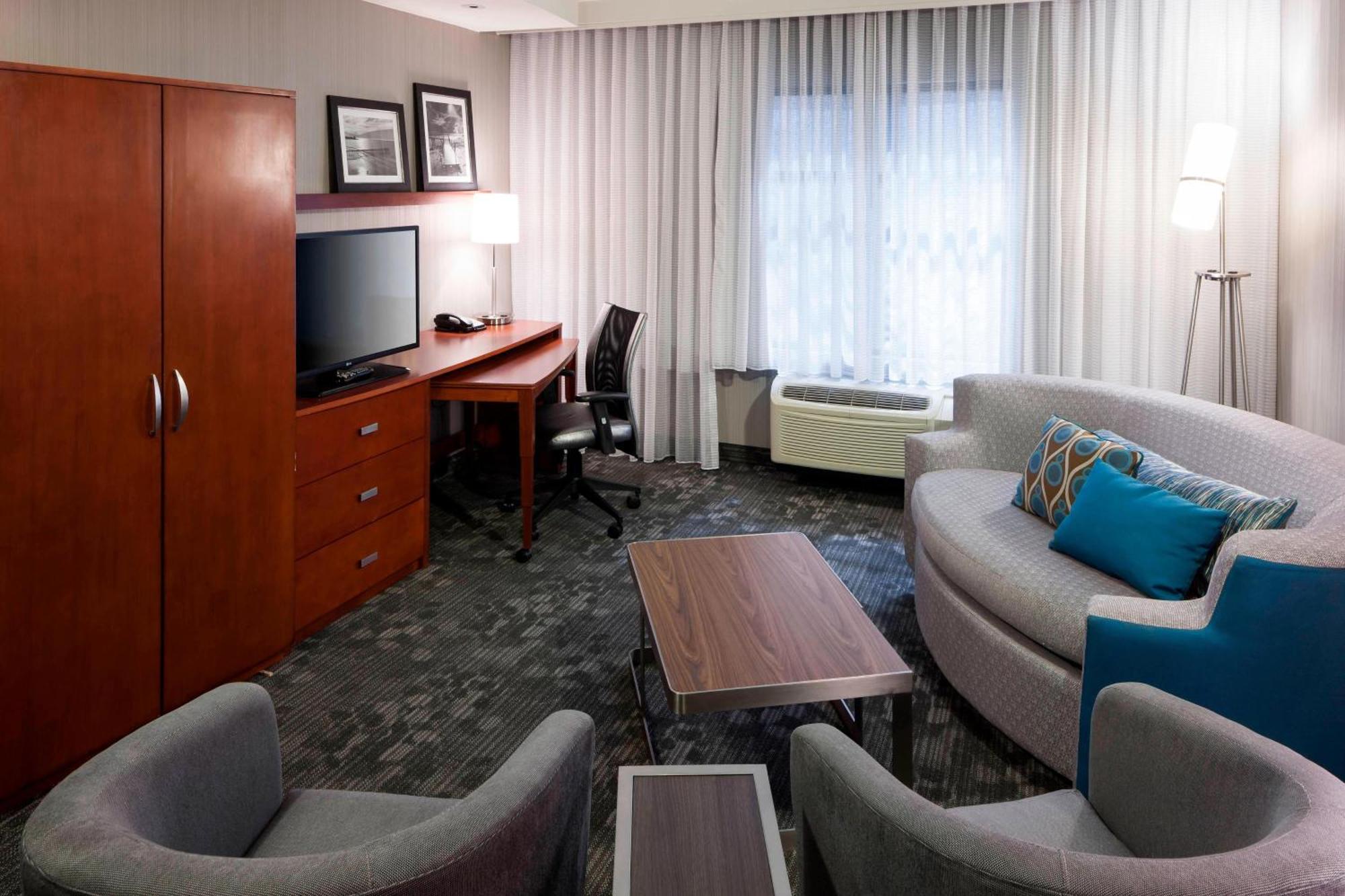Courtyard By Marriott Santa Clarita Valencia Hotel Екстериор снимка
