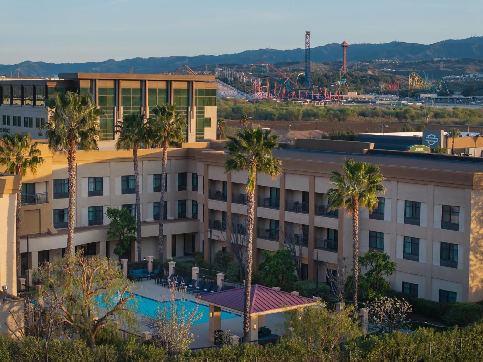Courtyard By Marriott Santa Clarita Valencia Hotel Екстериор снимка