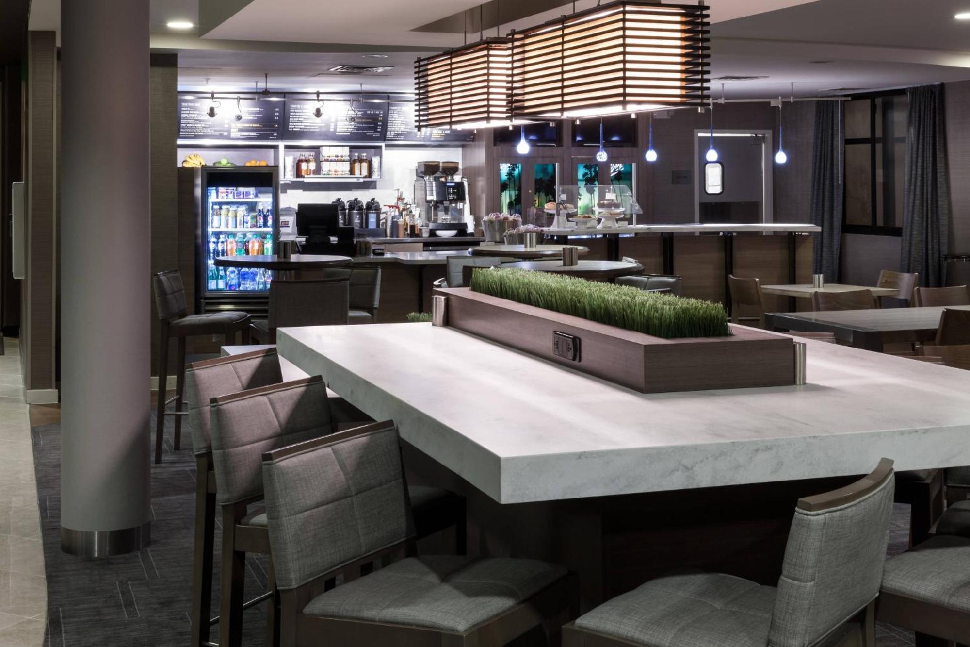 Courtyard By Marriott Santa Clarita Valencia Hotel Екстериор снимка